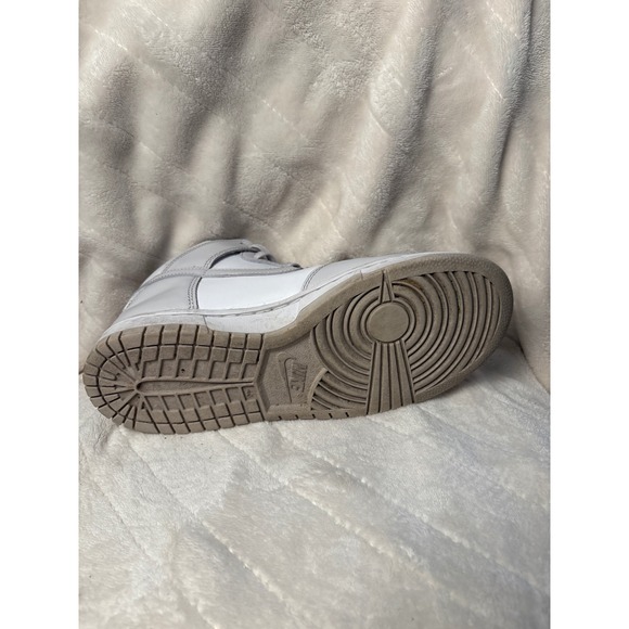 Nike Dunk High Platinum White Gray Sneakers Women's Size 8 DD1869-102 - Picture 9 of 10